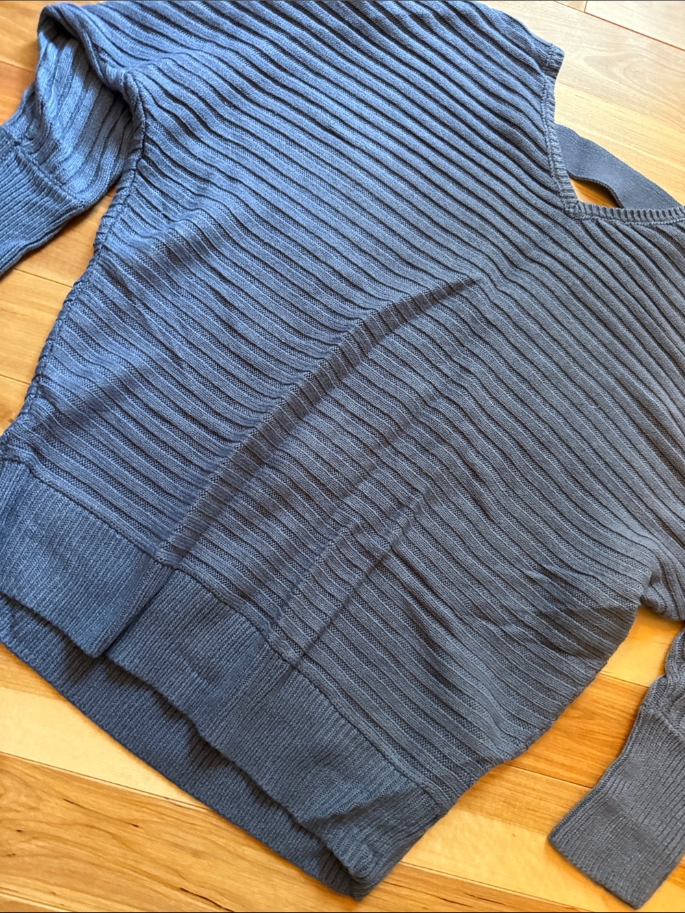 V-Neck Ribbed Sweater - Blue - Picture 3 of 4